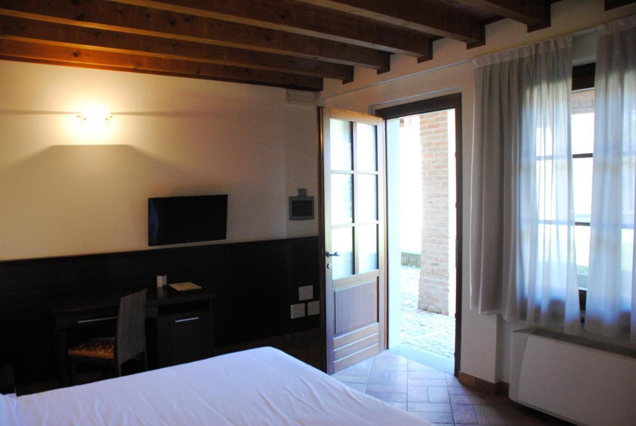 Country Hotel Castelbarco Vaprio dʼAdda Dış mekan fotoğraf