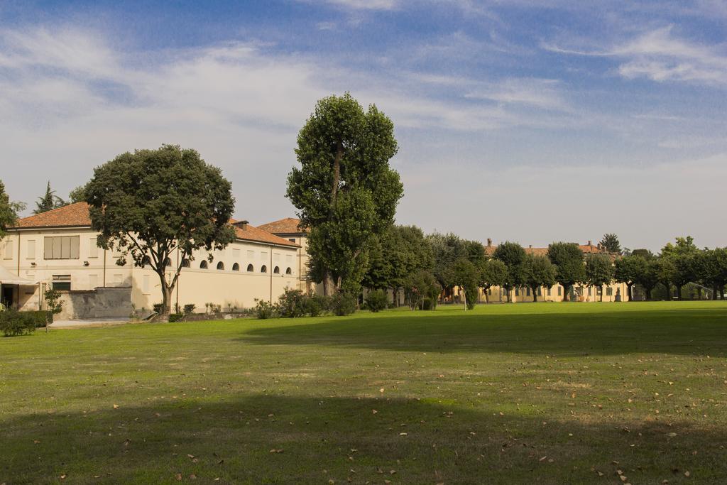 Country Hotel Castelbarco Vaprio dʼAdda Dış mekan fotoğraf