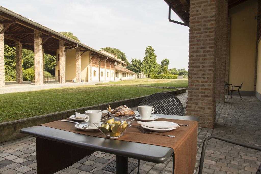 Country Hotel Castelbarco Vaprio dʼAdda Dış mekan fotoğraf